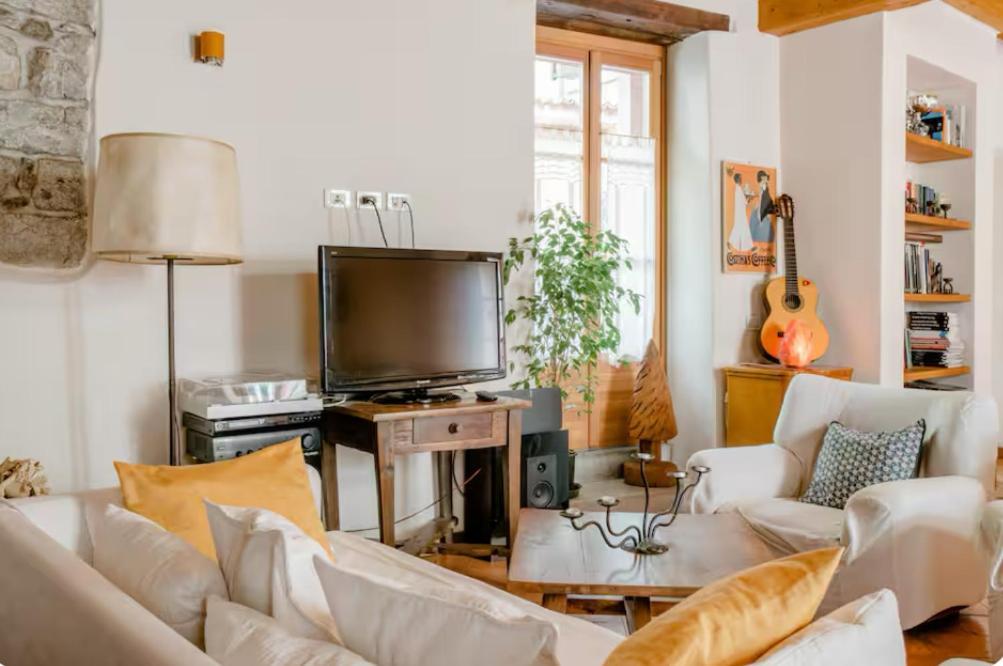 Alla Torre Del Barbarossa B&B Foresteria Mandello del Lario Kültér fotó