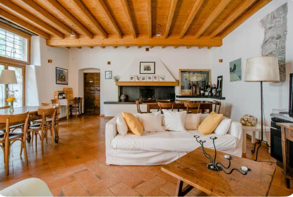 Alla Torre Del Barbarossa B&B Foresteria Mandello del Lario Kültér fotó