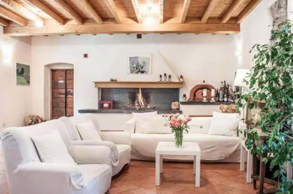 Alla Torre Del Barbarossa B&B Foresteria Mandello del Lario Kültér fotó