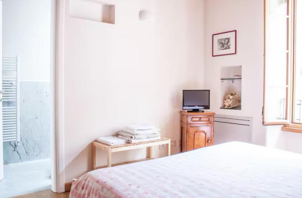 Alla Torre Del Barbarossa B&B Foresteria Mandello del Lario Kültér fotó